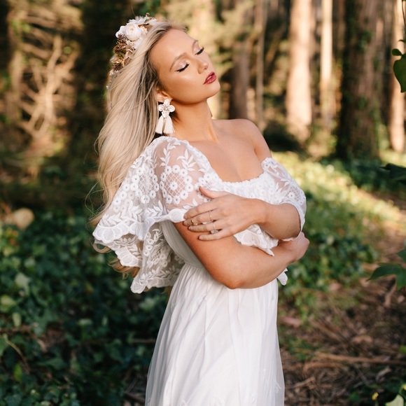 L'Atiste White Lace Maxi Dress Off-the-Shoulder - Picture 3 of 10